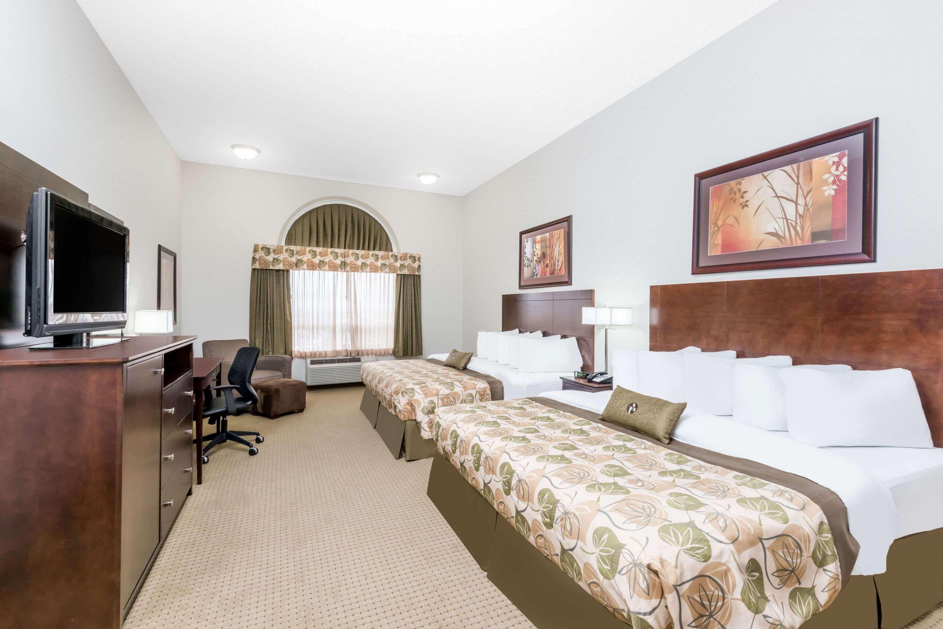 Ramada By Wyndham Olds Hotel Bagian luar foto