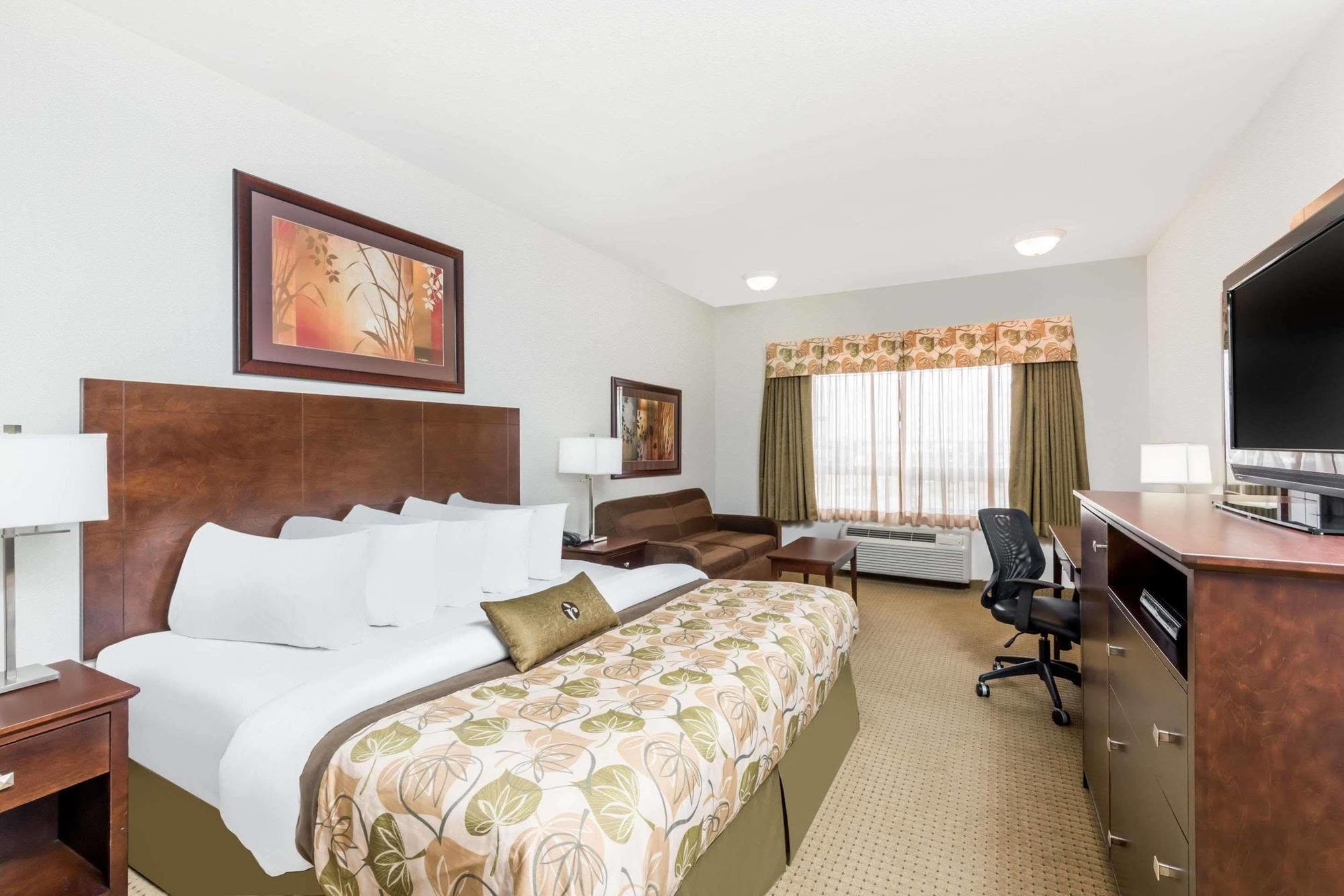 Ramada By Wyndham Olds Hotel Bagian luar foto