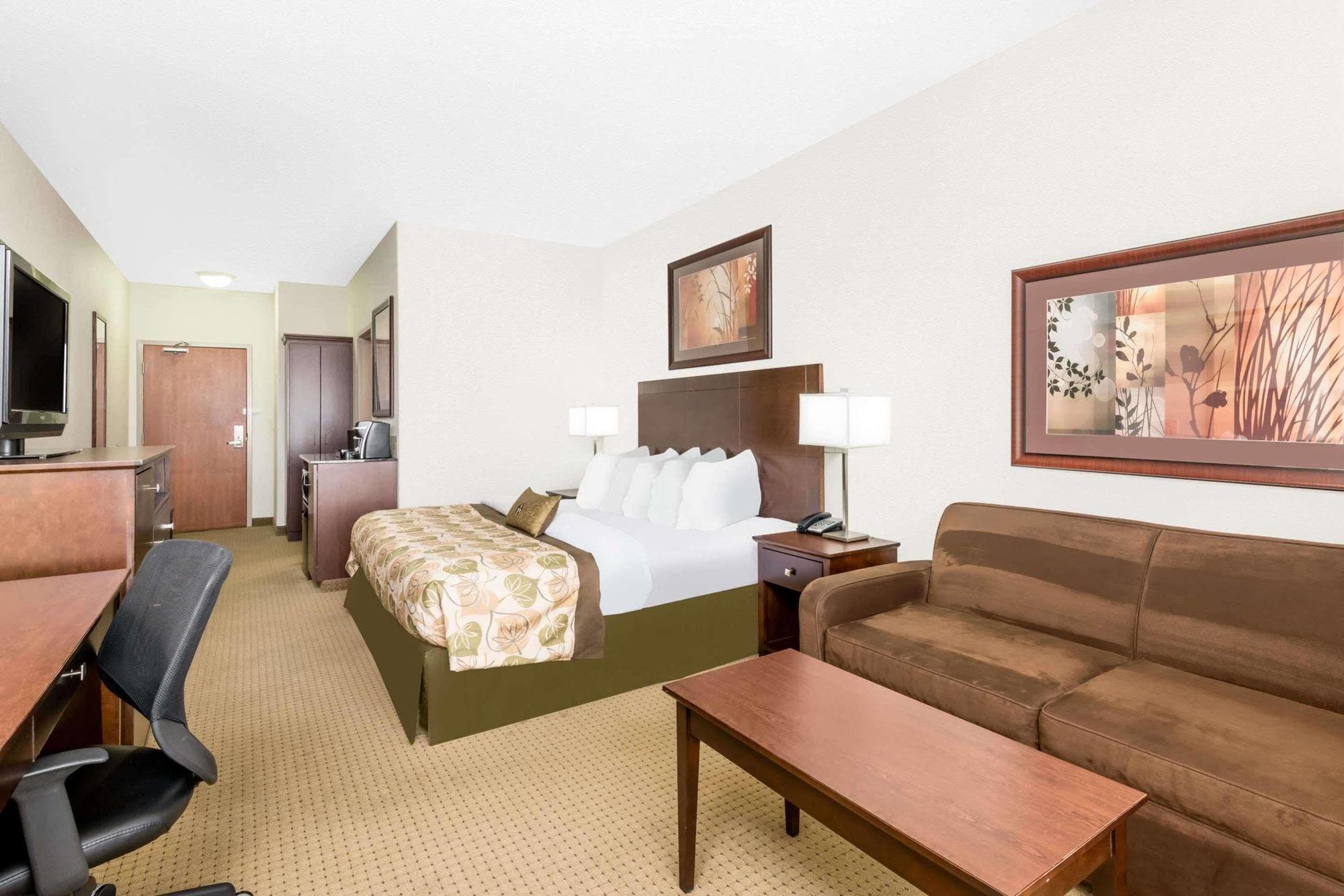 Ramada By Wyndham Olds Hotel Bagian luar foto