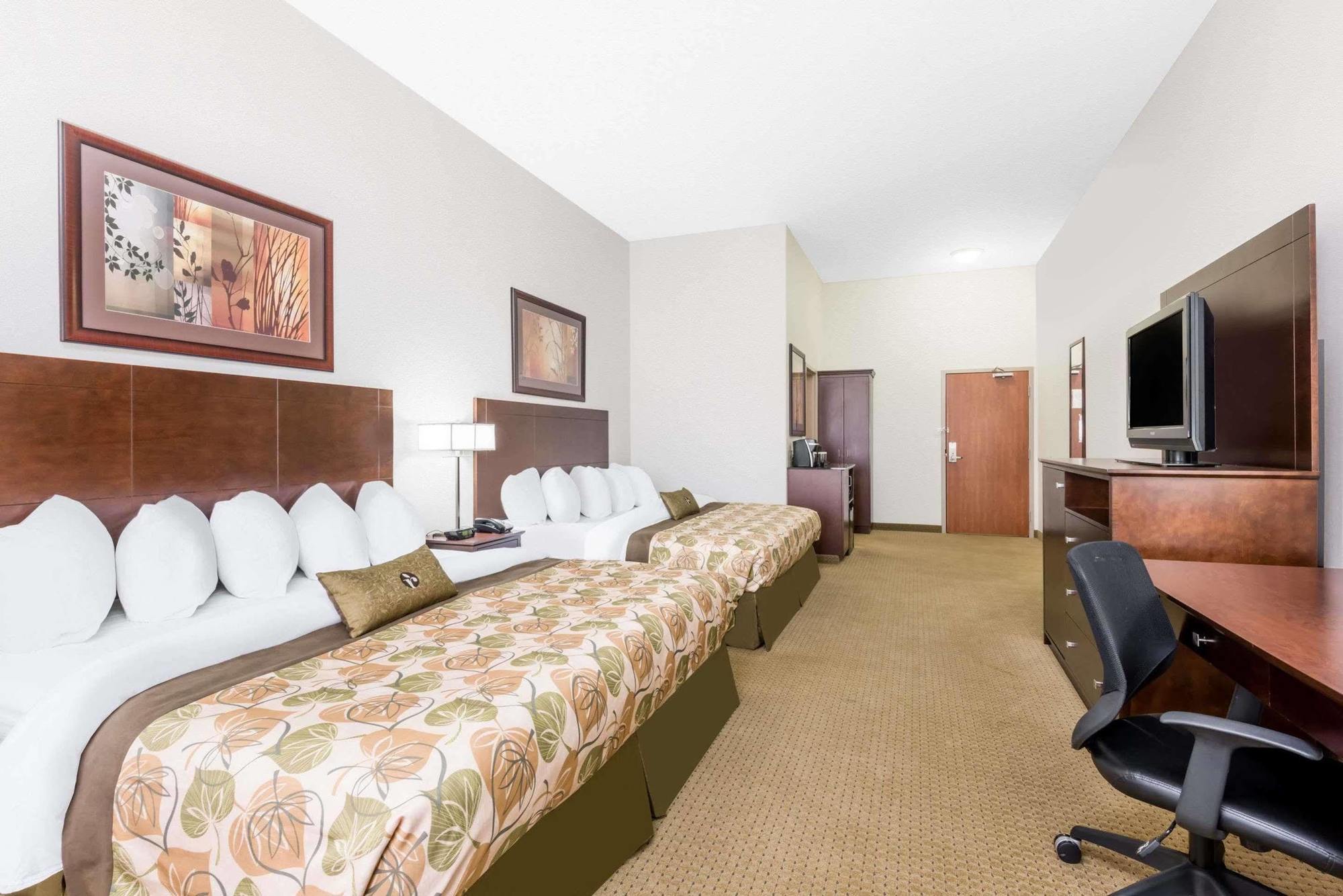 Ramada By Wyndham Olds Hotel Bagian luar foto